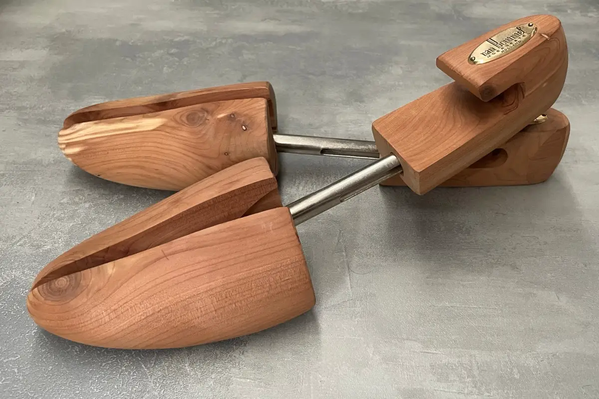 Cedar Wood Shoe Trees from Van Bommel